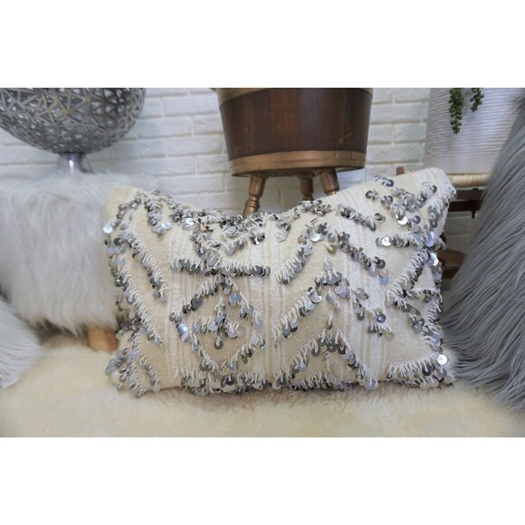 Vintage Moroccan Wedding Blanket Pillow: Berber Handira Cushion Cover 03YS00148 - Picture 7 of 10